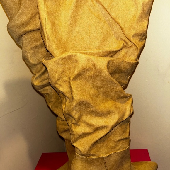 Shoedazzle Michea High Stiletto heel Boots. Size 7 in women. Beige - Picture 6 of 10